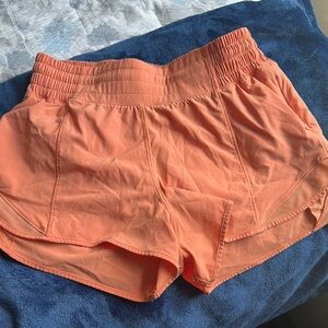 Lululemon 2” hottie hot shorts size 4